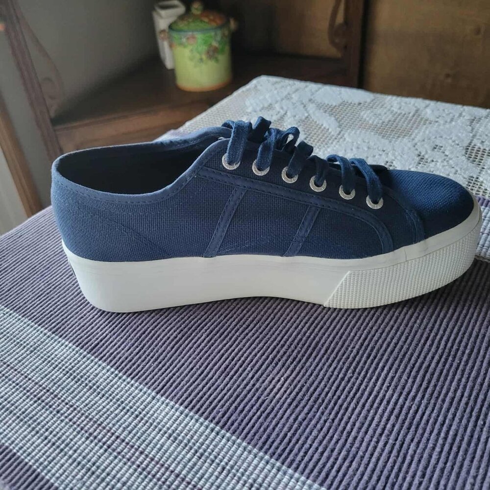 Nice Navy Superga platform sneakers, size 40.